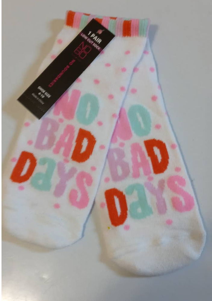 No Boundaries "No Bad Days" Low Cut Socks. Size 4-10